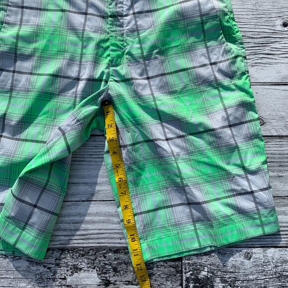 Nike Golf Tour Perfomance Dri-Fit Plaid Shorts - Picture 7 of 8